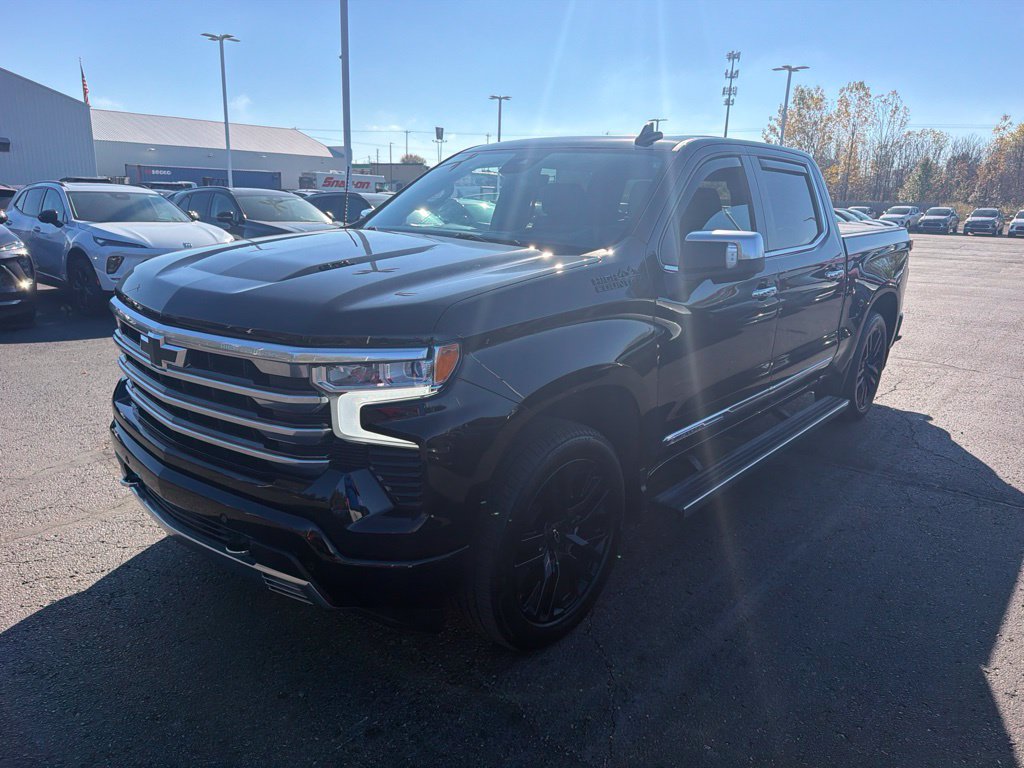 Used 2024 Chevrolet Silverado 1500 High Country AWD/4WD image 5