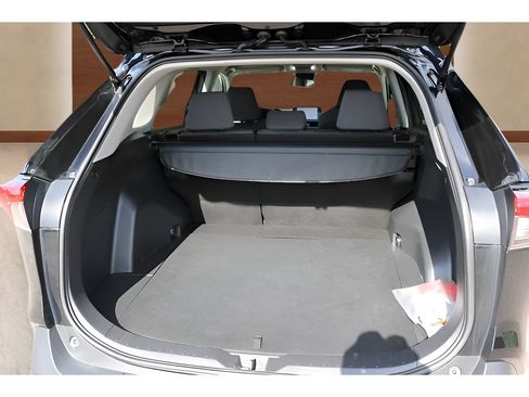 Used 2025 Toyota RAV4 XLE FWD image 19