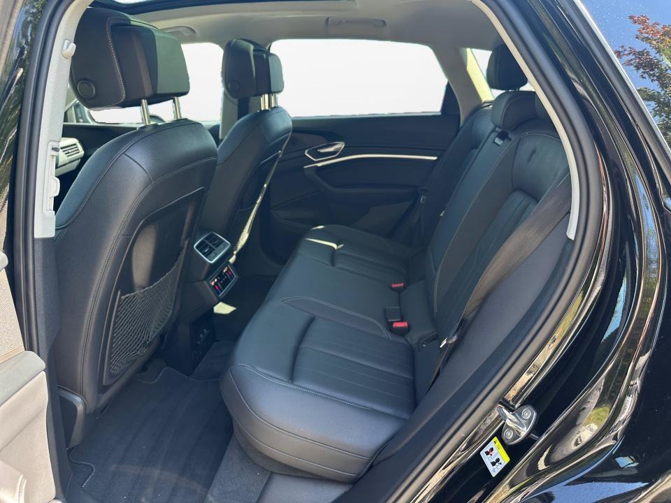 Used 2024 Audi Q8 e-tron Premium AWD/4WD image 11
