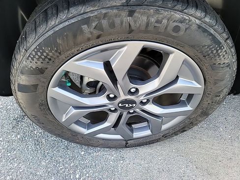 Certified 2024 Kia Seltos S FWD image 7