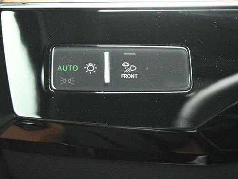 Used 2019 Audi e-tron Prestige w/ Prestige Package image 11