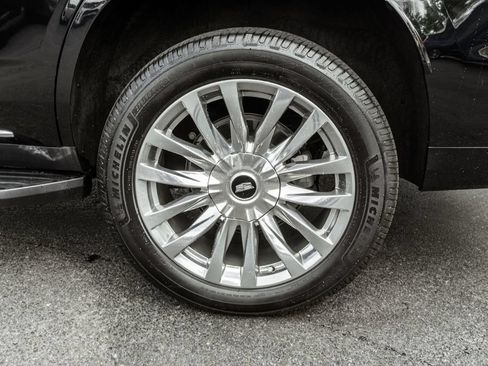 Used 2023 Cadillac Escalade Premium Luxury AWD/4WD image 36