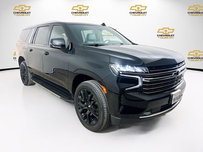 Used 2022 Chevrolet Suburban LT w/ Luxury Package