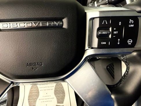 Used 2025 Land Rover Discovery Dynamic SE image 19