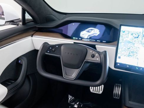 Used 2022 Tesla Model S image 16