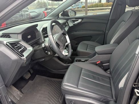 Used 2024 Audi Q4 e-tron Premium Plus image 9