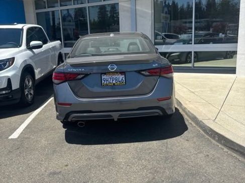 Used 2023 Nissan Sentra SR w/ SR Premium Package FWD image 2