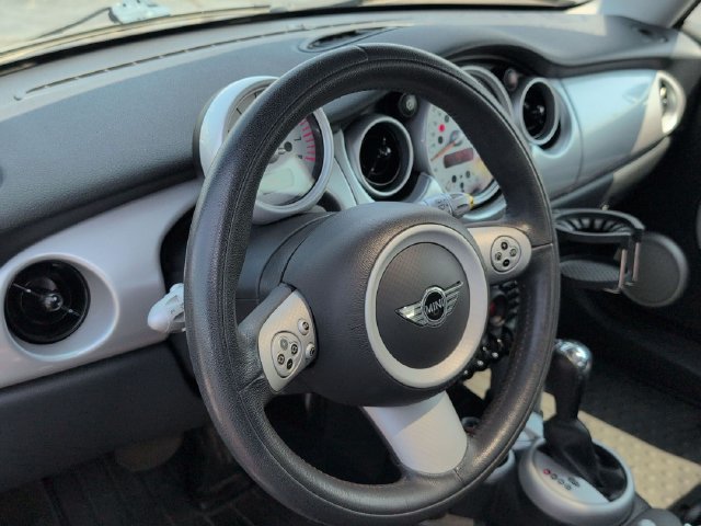 Used 2005 MINI Cooper Hardtop FWD image 11