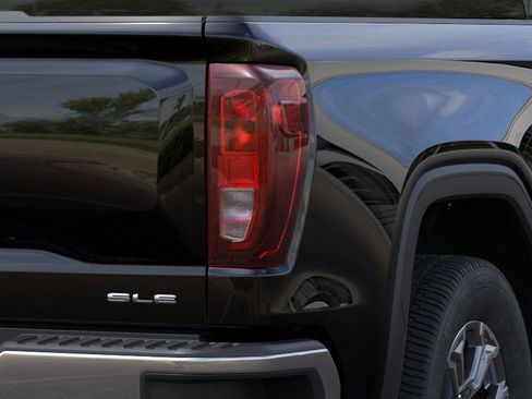 New 2025 GMC Sierra 1500 SLE image 11