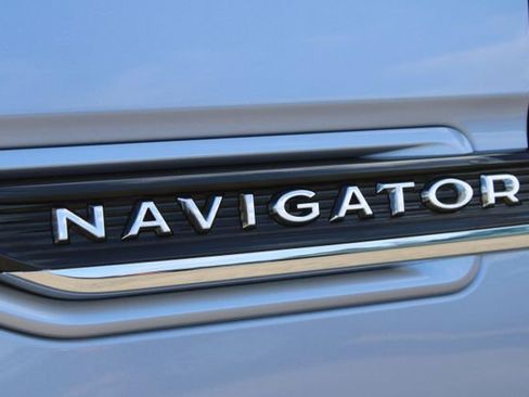 Used 2024 Lincoln Navigator Black Label AWD/4WD image 10