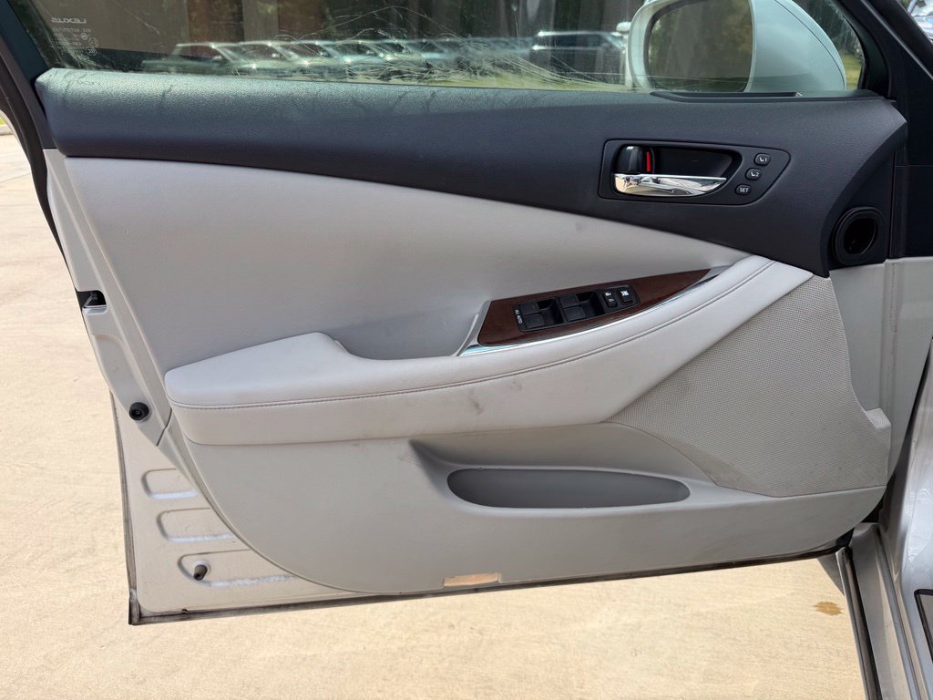 Used 2010 Lexus ES 350 FWD image 9