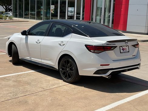 New 2025 Nissan Sentra SR w/ Midnight Edition image 7