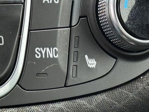 Used 2019 Chevrolet Malibu LT image 17