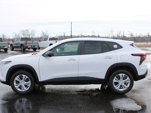 New 2026 Chevrolet Trax LS image 6