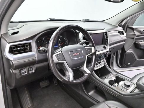 Used 2020 GMC Acadia SLT FWD image 18