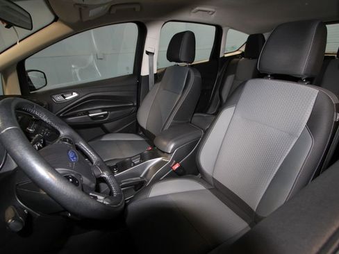 Used 2017 Ford C-MAX SE image 4