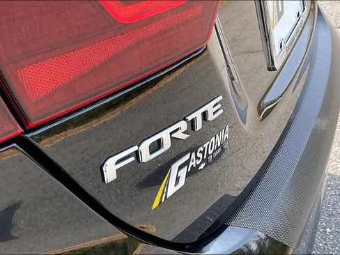 Used 2021 Kia Forte GT-Line image 22