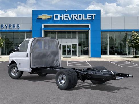 New 2025 Chevrolet Express 4500 w/ Power Convenience Package image 3