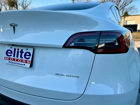 Used 2021 Tesla Model Y Long Range AWD/4WD image 11