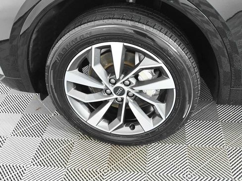 Used 2024 Audi Q5 2.0T Premium Plus AWD/4WD image 32