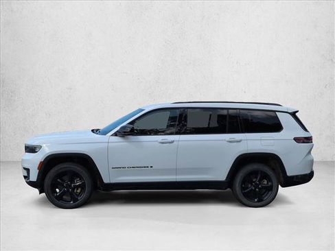 Used 2023 Jeep Grand Cherokee L Laredo AWD/4WD image 9
