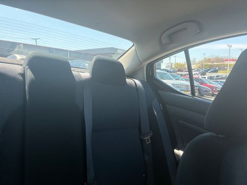 Used 2025 Nissan Versa SV image 32