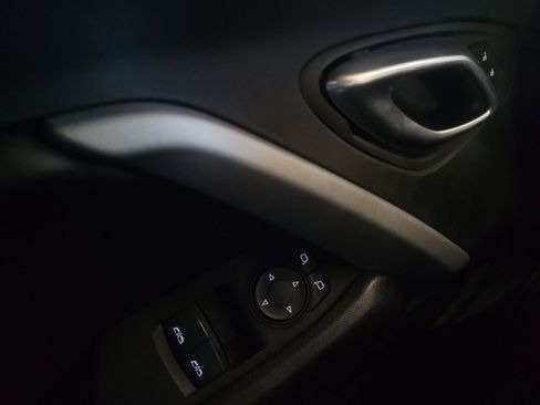 Used 2022 Chevrolet Camaro LT RWD image 27