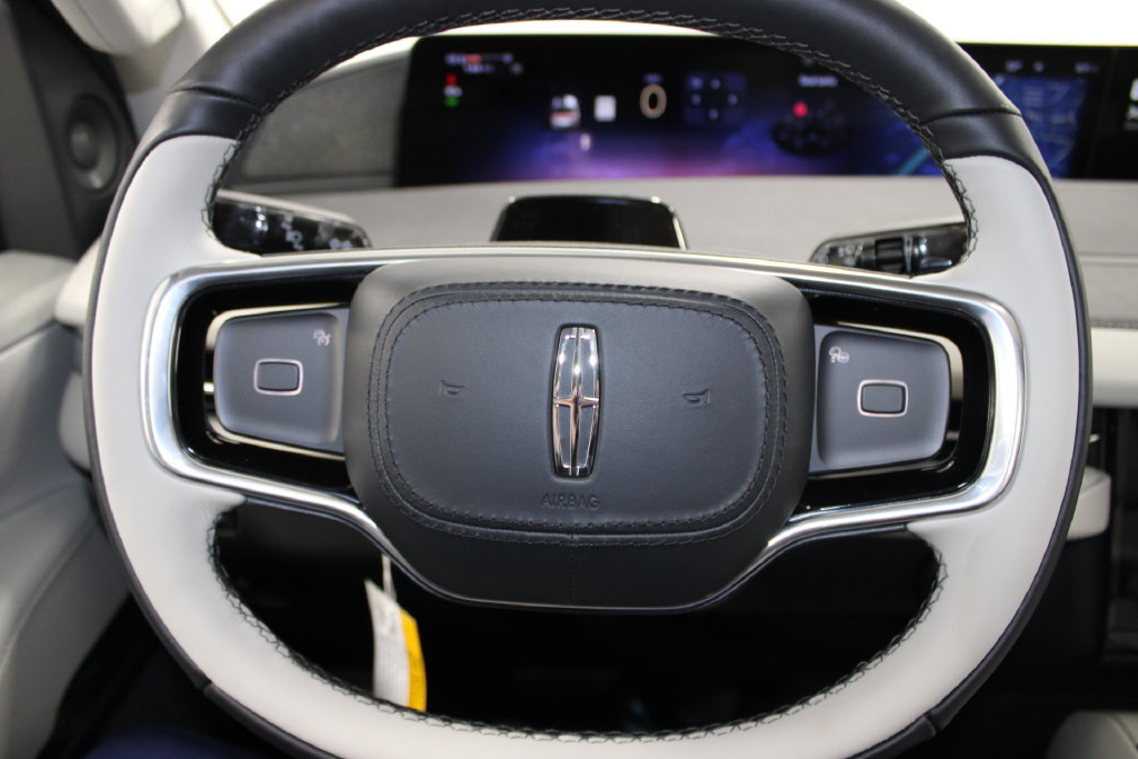 New 2026 Lincoln Navigator Reserve AWD/4WD image 39