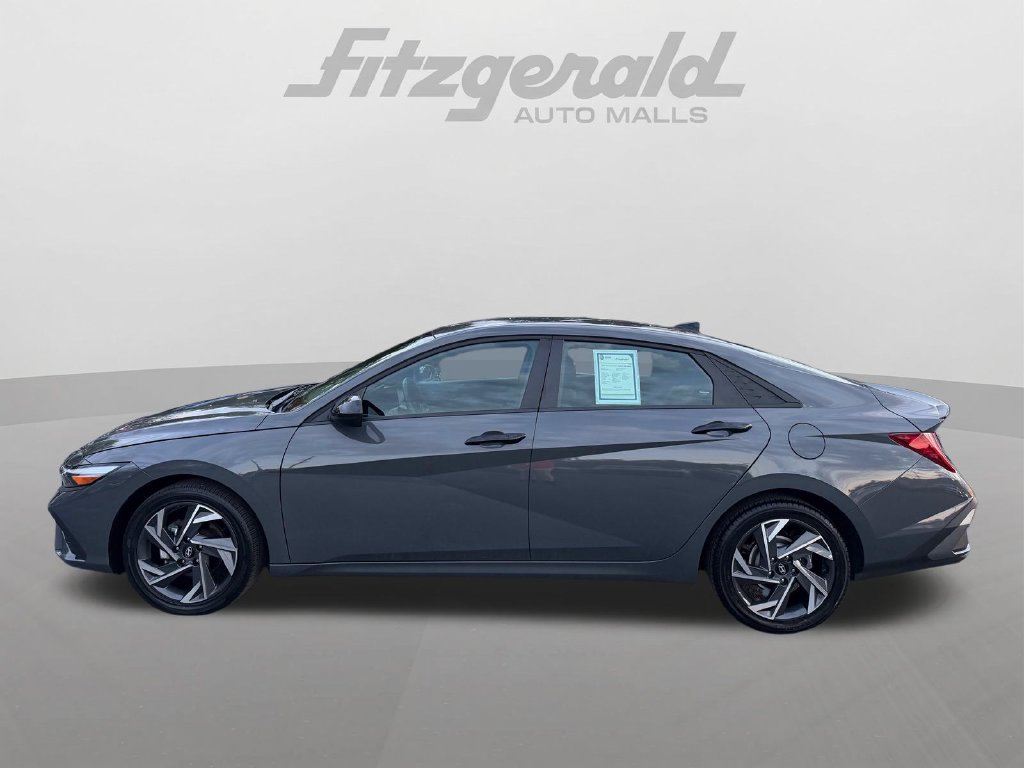 Used 2025 Hyundai Elantra SEL FWD image 6