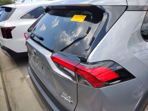 Used 2020 Toyota RAV4 XLE w/ Convenience Package AWD/4WD image 5