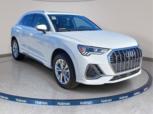 Certified 2025 Audi Q3 2.0T Premium image 3