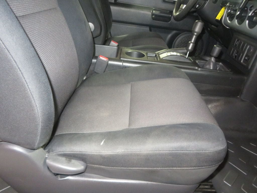 Used 2007 Toyota FJ Cruiser 4WD w/ Convenience Pkg image 29