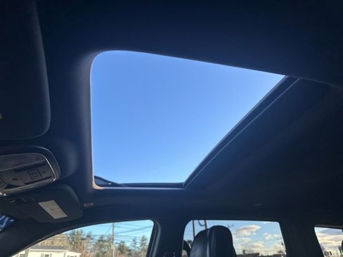 Used 2017 Jeep Grand Cherokee Limited image 27