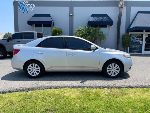 Used 2013 Kia Forte EX image 4