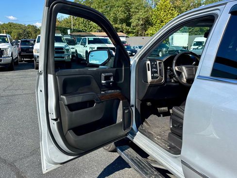 Used 2018 GMC Sierra 1500 Denali w/ Denali Ultimate Package image 15