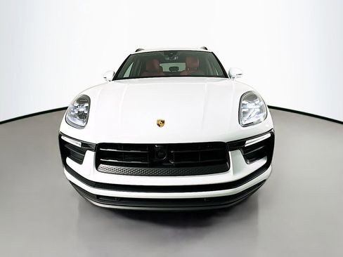 Certified 2026 Porsche Macan AWD/4WD image 6