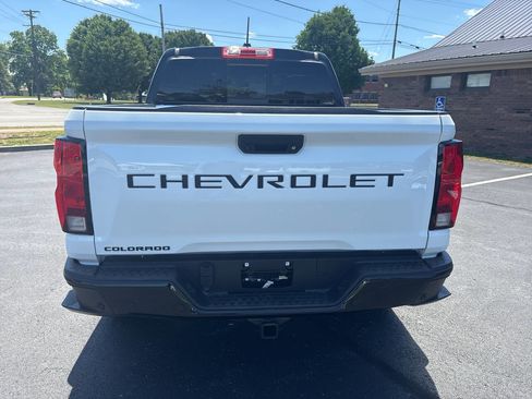 Used 2025 Chevrolet Colorado Trail Boss w/ Midnight Edition AWD/4WD image 6