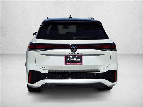 New 2026 Volkswagen Tiguan SE R-Line FWD image 8