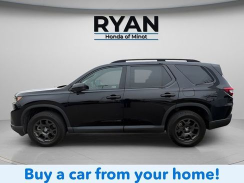 Used 2023 Honda Pilot TrailSport image 3