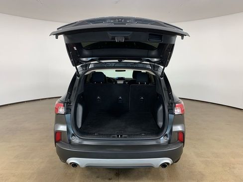 Used 2020 Ford Escape SE image 12