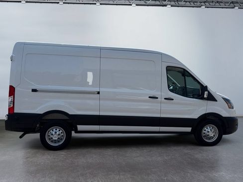 Used 2025 Ford Transit 250 148 Medium Roof Extended AWD image 4
