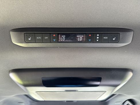 Used 2021 Toyota Sienna Platinum FWD image 55