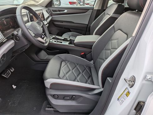 New 2026 Volkswagen Atlas Peak Edition AWD/4WD image 14