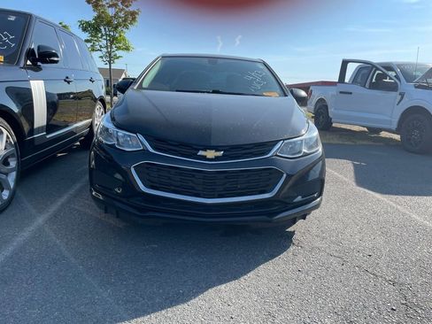 Used 2018 Chevrolet Cruze LS image 5