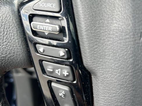 Used 2022 Nissan Frontier PRO-4X w/ Pro-4X Premium Package AWD/4WD image 19