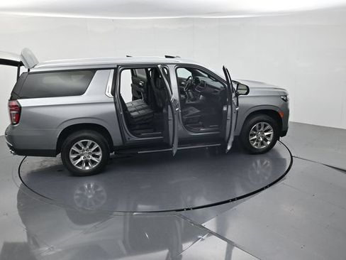 Used 2024 Chevrolet Suburban Premier AWD/4WD image 51