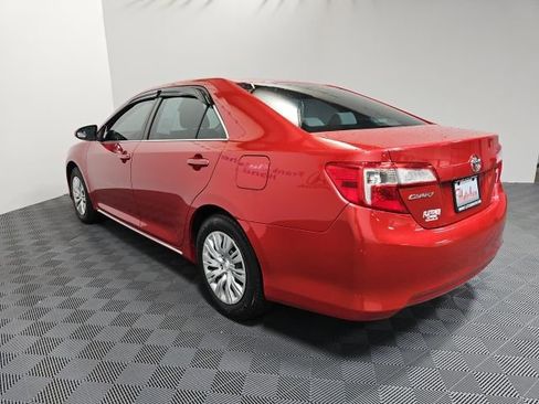 Used 2014 Toyota Camry LE image 3