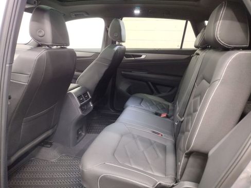 Used 2025 Volkswagen Atlas Cross Sport SE AWD/4WD image 26