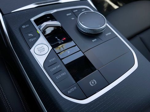 New 2026 BMW 330i Sedan w/ Premium Package RWD image 10