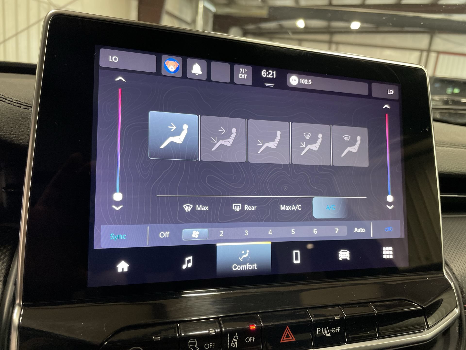 Used 2024 Jeep Compass Trailhawk w/ Sun and Sound Group AWD/4WD image 21